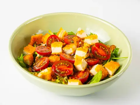 Ensalada de Pollo Rebozado
