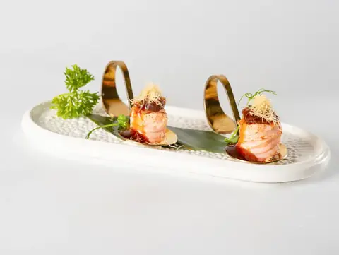Gunkan de Salmón Flambeado