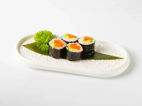 Maki de Salmón y Aguacate
